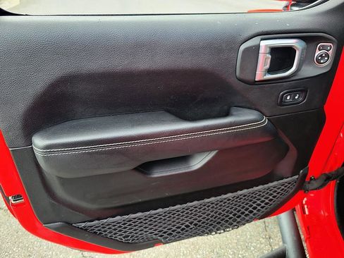 Used 2023 Jeep Wrangler Unlimited Rubicon image 9