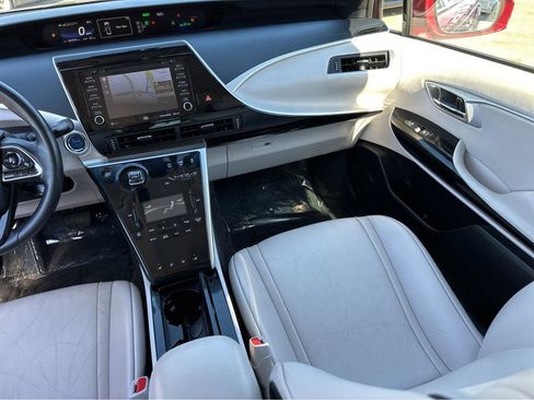 Used 2018 Toyota Mirai image 17