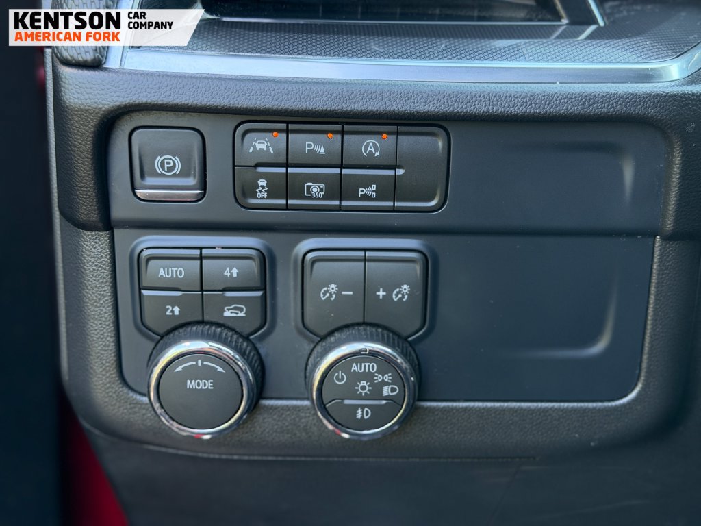 Used 2026 Chevrolet Suburban RST AWD/4WD image 18
