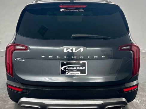 Used 2022 Kia Telluride SX w/ Towing Package FWD image 7