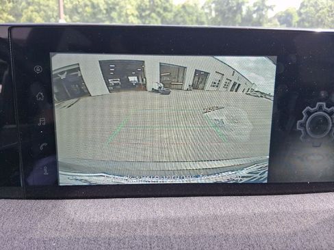 Used 2025 Nissan Kicks SV w/ Charging Package FWD image 18