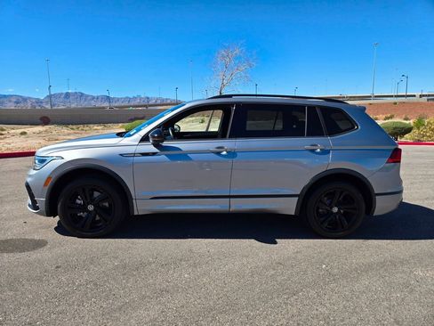 Certified 2024 Volkswagen Tiguan SE R-Line AWD/4WD image 3