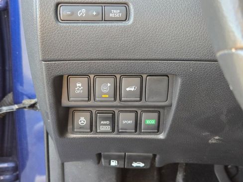 Used 2017 Nissan Rogue SL w/ SL Premium Package image 29
