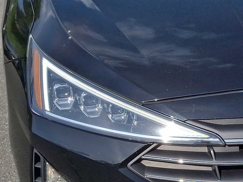 Used 2020 Hyundai Elantra Limited w/ Ultimate Package 03 FWD image 9