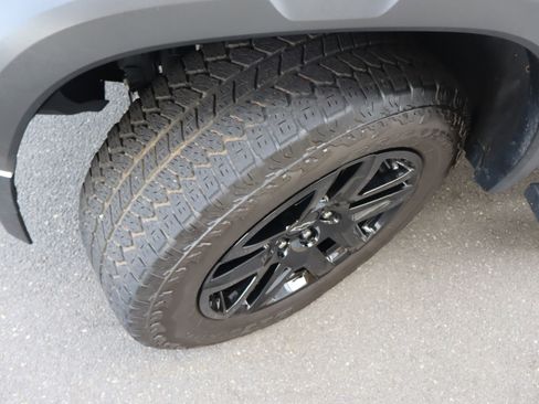 Certified 2023 Chevrolet Colorado Trail Boss w/ Technology Package image 40