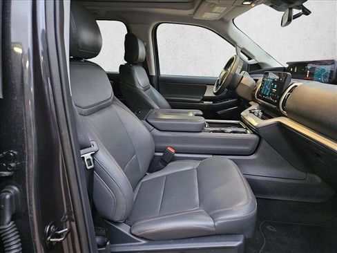 Used 2025 Ford Expedition Max Active AWD/4WD image 18