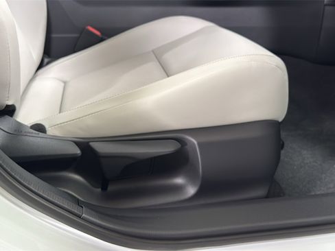 New 2026 Toyota Prius XLE image 20