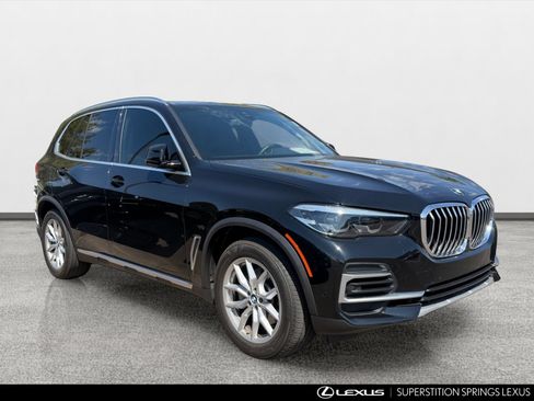 Used 2022 BMW X5 xDrive40i w/ Parking Assistance Package AWD/4WD image 2