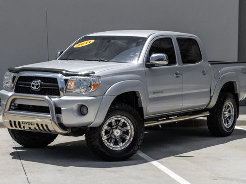 Used 2011 Toyota Tacoma 4x4 Double Cab w/ SR5 Pkg #2 image 6