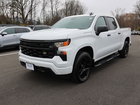 Used 2023 Chevrolet Silverado 1500 Custom image 3