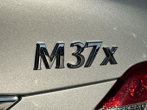 Used 2012 INFINITI M37 w/ Premium Pkg image 32