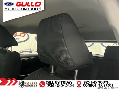 Used 2021 Toyota RAV4 LE AWD/4WD image 17