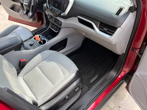 Used 2021 GMC Terrain SLT w/ LPO, Bright Accent Package FWD image 17