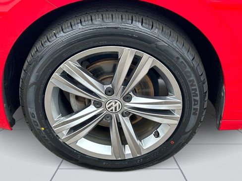 Used 2019 Volkswagen Jetta R-Line FWD image 9