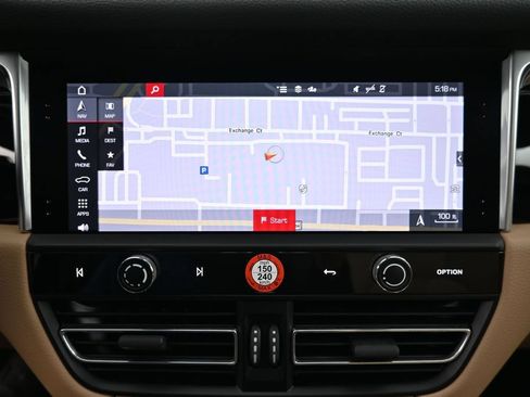 Certified 2025 Porsche Macan AWD/4WD image 20