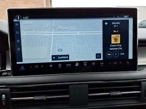 Used 2023 Lincoln Corsair AWD w/ Equipment Group 101A image 18
