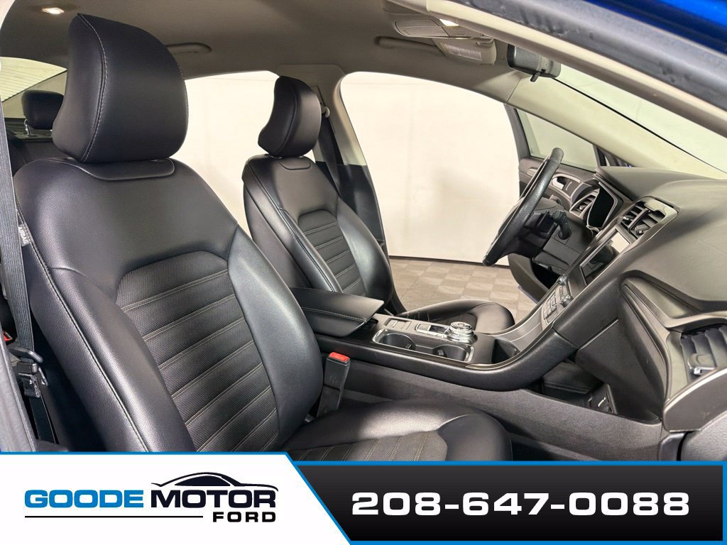 Used 2017 Ford Fusion SE w/ Equipment Group 201A FWD image 23