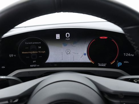 Used 2022 Porsche Taycan image 26