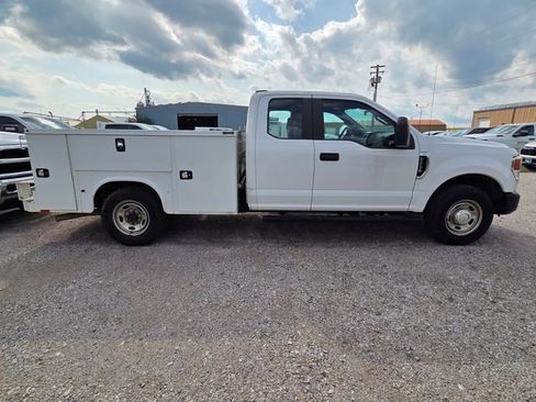Used 2021 Ford F250 XL w/ Power Equipment Group RWD image 2