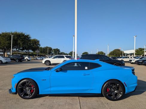 Used 2022 Chevrolet Camaro SS RWD image 3