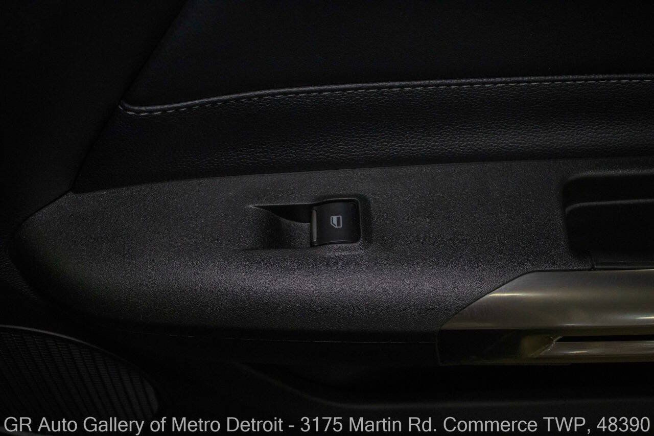 Used 2020 Ford Mustang Shelby GT500 w/ Carbon Fiber Track Pack RWD image 35