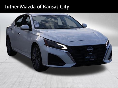 Used 2023 Nissan Altima 2.5 SL AWD/4WD image 1
