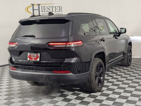 Used 2023 Jeep Grand Cherokee L Limited w/ Luxury Tech Group II image 7