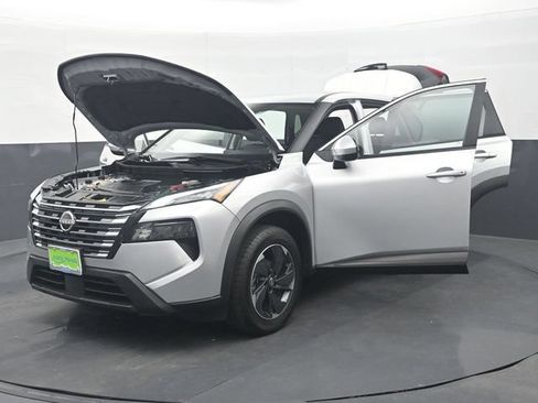 Used 2025 Nissan Rogue SV AWD/4WD image 35