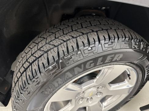 Used 2019 Chevrolet Tahoe LT w/ Luxury Package AWD/4WD image 25