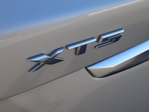 Used 2017 Cadillac XT5 Premium Luxury image 46