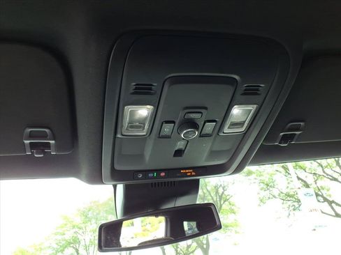 Used 2025 GMC Yukon Elevation AWD/4WD image 24