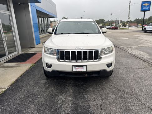 Used 2011 Jeep Grand Cherokee Laredo AWD/4WD image 3