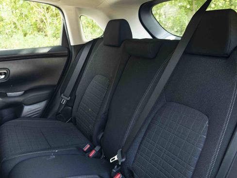 Used 2025 Honda HR-V LX image 18