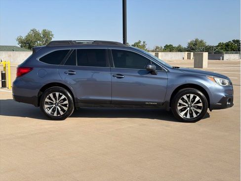 Used 2017 Subaru Outback 3.6R Limited AWD/4WD image 12
