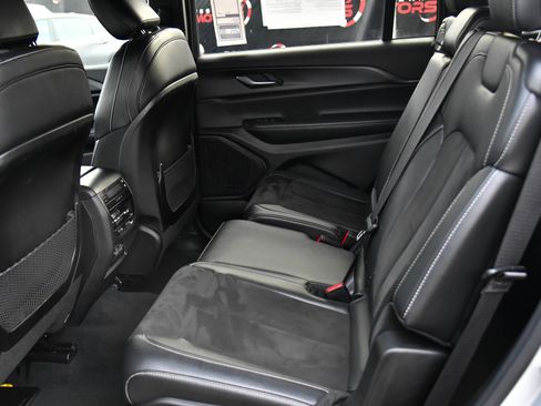 Used 2024 Jeep Grand Cherokee L Laredo image 39