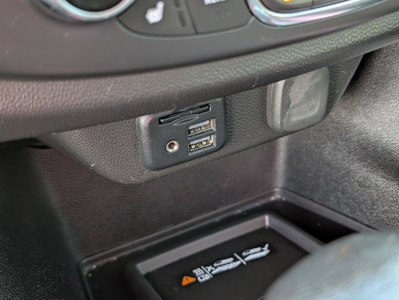 Used 2021 Chevrolet Traverse Premier w/ Redline Edition FWD image 25