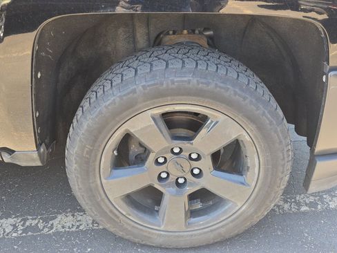 Used 2018 Chevrolet Silverado 1500 W/T w/ Black Out Edition AWD/4WD image 4