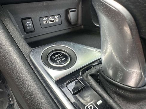 Used 2025 Nissan Sentra SV image 20