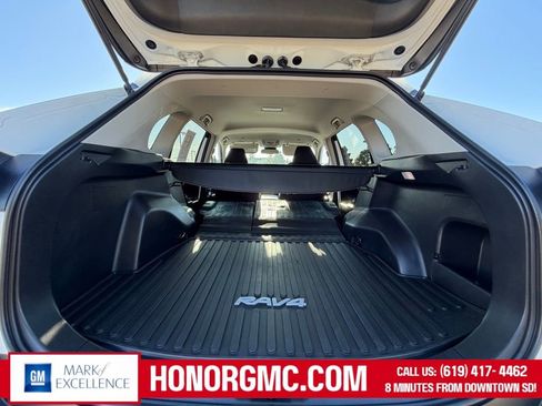 Used 2024 Toyota RAV4 LE image 10