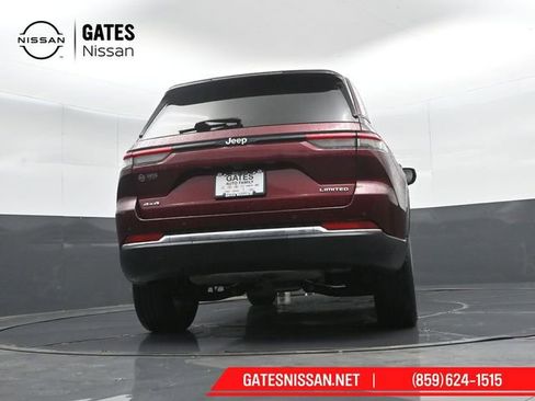 Used 2023 Jeep Grand Cherokee Limited AWD/4WD image 36