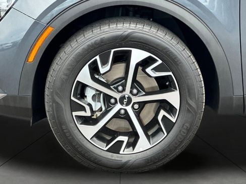 Certified 2023 Kia Sportage EX AWD/4WD image 32