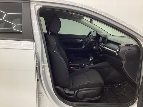 Used 2019 Kia Forte LXS FWD image 15
