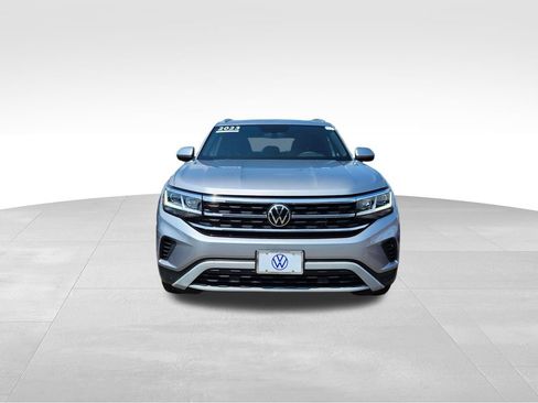Used 2023 Volkswagen Atlas Cross Sport SE w/ Panoramic Sunroof Package AWD/4WD image 2