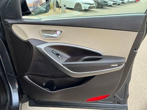 Used 2018 Hyundai Santa Fe Sport image 16