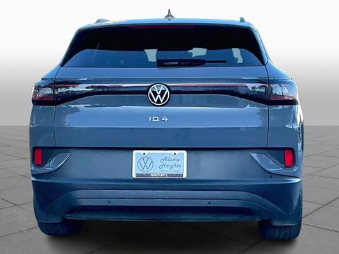 Used 2023 Volkswagen ID.4 Pro image 4