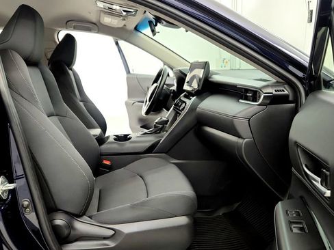 Certified 2023 Toyota Venza LE AWD/4WD image 17