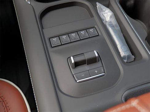 New 2026 GMC Sierra 2500 Denali Ultimate w/ Max Trailering Package image 17