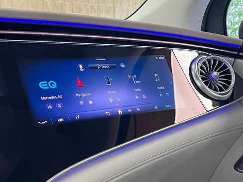 Used 2023 Mercedes-Benz EQS 580 4MATIC SUV image 44