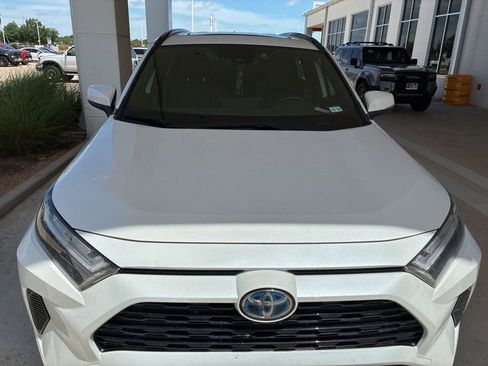 Used 2024 Toyota RAV4 SE w/ Convenience Package AWD/4WD image 5