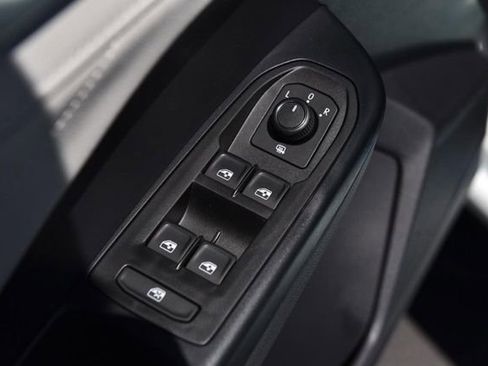 New 2026 Volkswagen Taos SEL AWD/4WD image 8